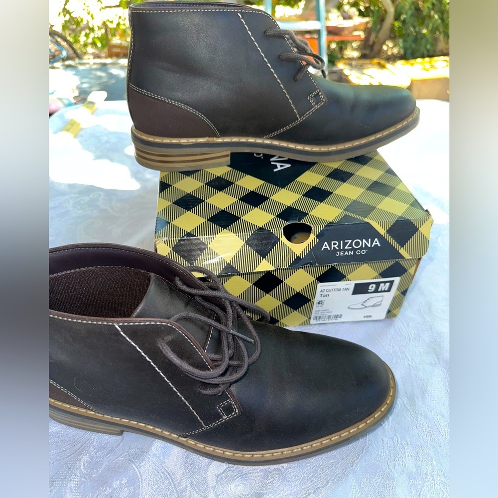ARIZONA Dutton Boots size 9M BRAND NEW